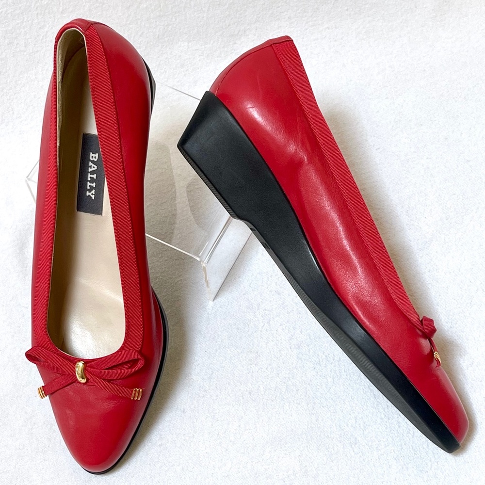BALLY “Belle” Bow Accented Loafers sz. 8 M